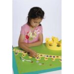 OZ INTERNATIONAL Lot de 10 couronnes en mousse avec accessoires assortis : 200 motifs pailletés adhésifs