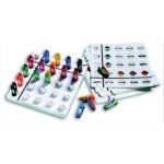 Jeu éducatif composé d'une base de jeu,12 fiches d'exercice évolutives, 36 mini pinces bicolores de 4 cm