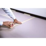 TESA Rouleau d'adhésif de masquage 50 m x 50mm – Image 2
