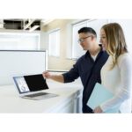 FELLOWES Filtre de confidentialité PrivaScreen 15,6'' (16/9) pour moniteurs et ordi portables 4802001 – Image 3