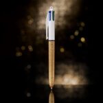 BIC Stylo bille 4 couleurs rétractables Festif. Pointe Moyenne (1,0 mm) - Corps doré givré – Image 4
