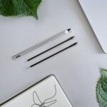 BIC Cristal Re'New Stylo-Bille Pointe Moyenne Corps Argenté + Cartouches d'Encre Rechargeables Noir x1+2 – Image 3