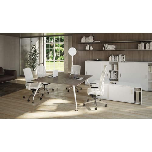 453399_d1-1.jpg Table de réunion ICONE 140 x 140 cm. Plateau Noisetier et piètement conique blanc – Image 1