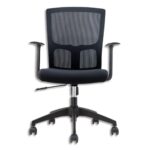 MT INTERNATIONAL Siège Campus dossier en résille, assise mousse recouvert de tissu noir. Accoudoirs fixes