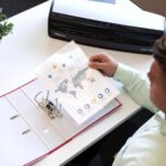 FELLOWES Pack de 100 pochettes pré perforées brillantes A4 80 microns 5452502 – Image 3