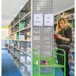 EXACOMPTA Pochette d'affichage magnétique format A4. Coloris cadre argent – Image 2