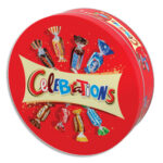 CELEBRATION Assortiment de chocolats au lait fourrés et de biscuits enrobés de chocolat au lait 435g