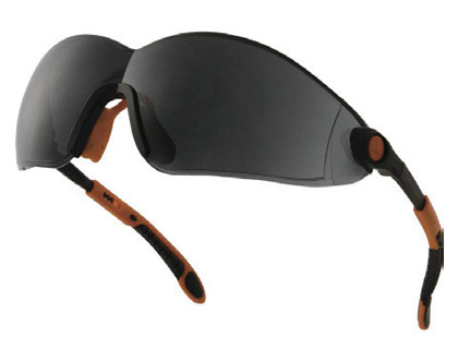 Lunettes deltaplus vulcano 2 smoke polycarbonate monobloc anti-buée anti-rayures uv400 coloris monture orange/noir