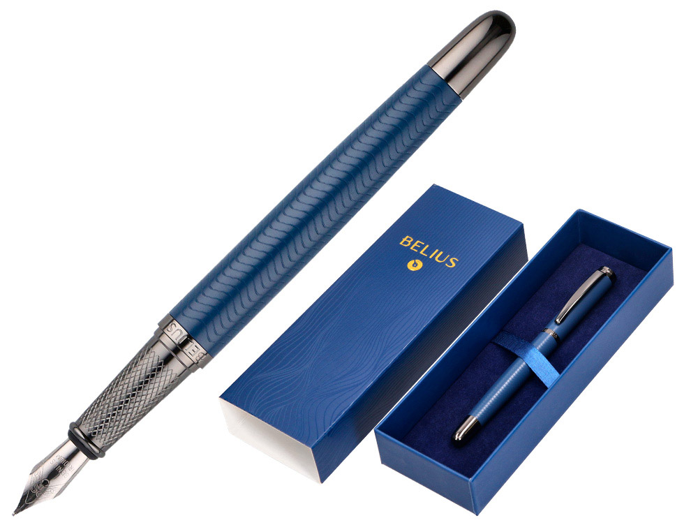 Stylo-plume belius neptuno aluminium texture ondulee attributs gun encre bleue coloris bleu marine dans coffret cadeau