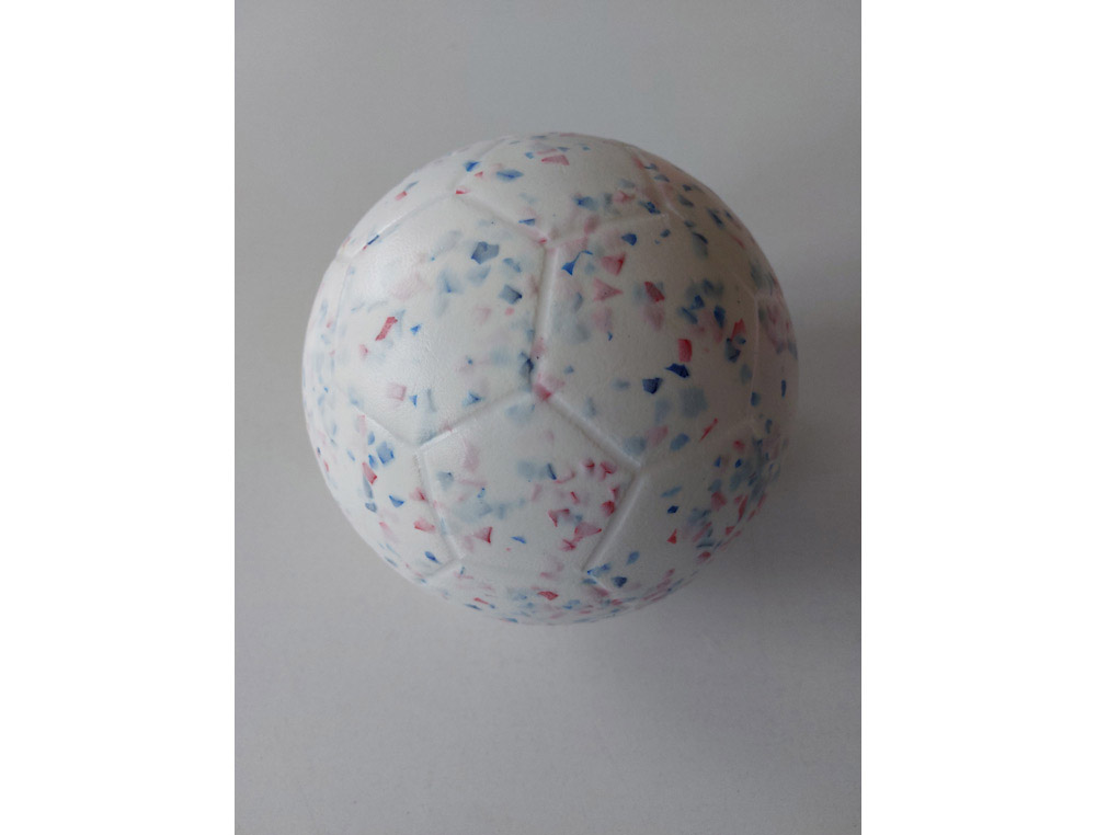 Ballon de football plastico rototech pvc semi souple      diametre 200mm 200g