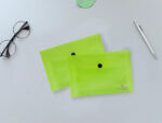 Pochette enveloppe liderpapel polypropylène 180 microns a7 105x74mm 50f fermeture bouton résistant transparent vert – Image 8