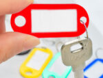 Porte-clés q-connect porte-étiquette plastique 50x22mm coloris rouge présentoir 100 unités – Image 6