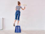 Tabouret q-connect plastique roues caoutchouc rétractables 2 niveaux base 44cm hauteur 43cm poids 2.9kg coloris bleu – Image 7